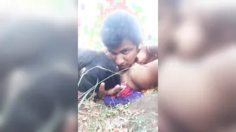 Desi lover outdoor sex in the centre of deserted land