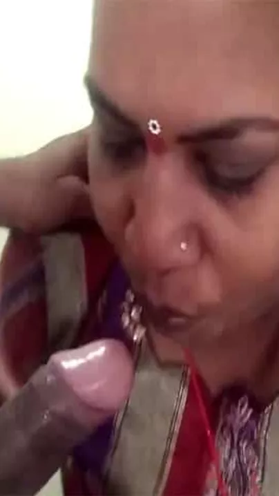 Telegu aunty blowjob sex on staircase caught on cam