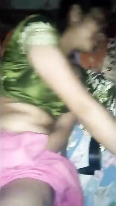Indian shy beauty pussy show to her lover on webcam