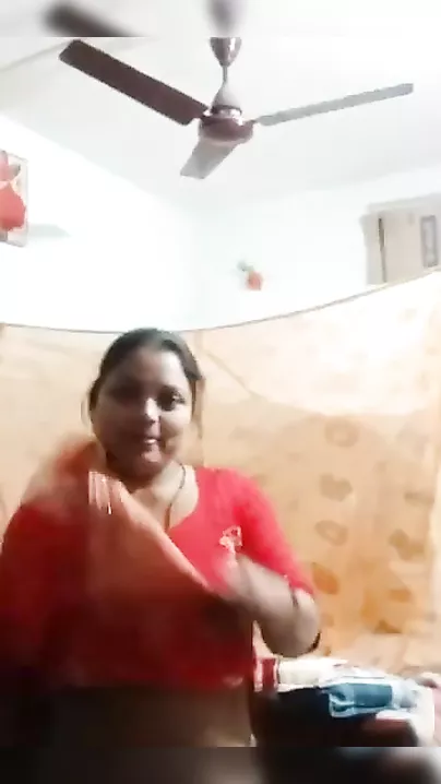 Desi lascivious Bhabhi striptease show video