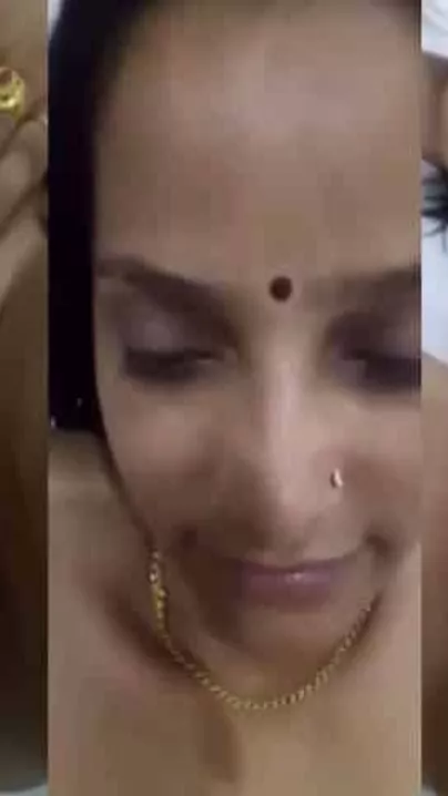 Desi Bhabhi pussy porn movie with audio