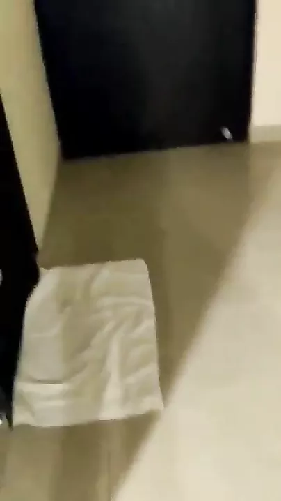 Desi gal shower sex action on webcam goes live