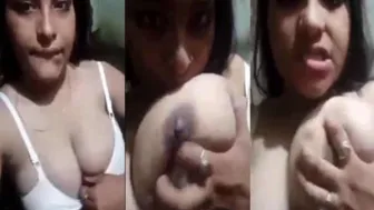 Hot big boob show of this hawt Indian gal