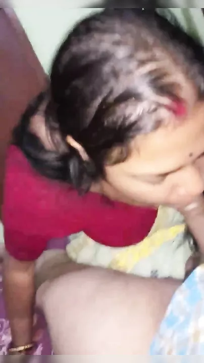 Chubby wife sucking penis of her spouse pov clip