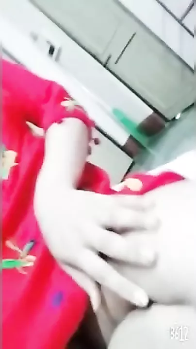 College hotty fingering cum-hole MMS sex video
