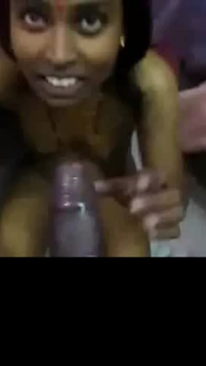 Dusky housewife oral-sex sex Bangla episode
