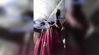 Small tits Desi wife striptease MMS selfie video