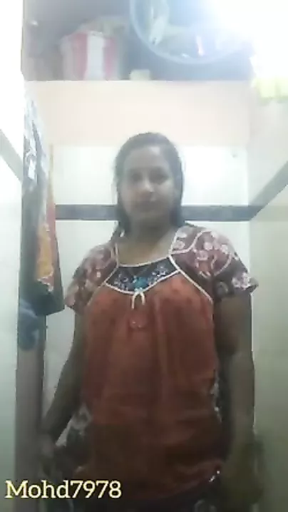 Desi aunty bare selfie clip taken for her secret bf