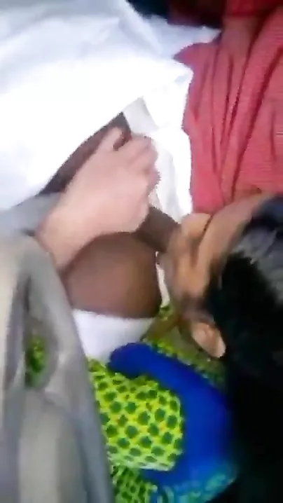 Hot Desi oral sex to her manager in the car