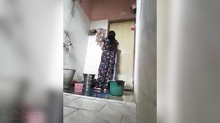 Desi Bhabhi exposed washroom on cam for her Devar