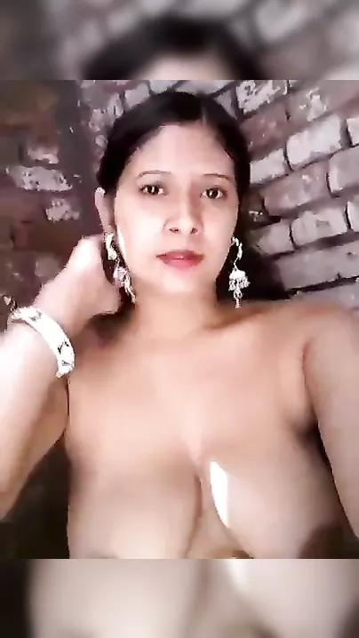 Sexy Bhabhi stripped show movie scene for her secret bf