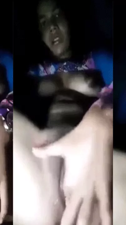Dehati pussy fingering movie caught on selfie mode