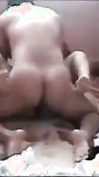Doggy style mai beautiful girl ki kasi hui fuddi khoob chudi.