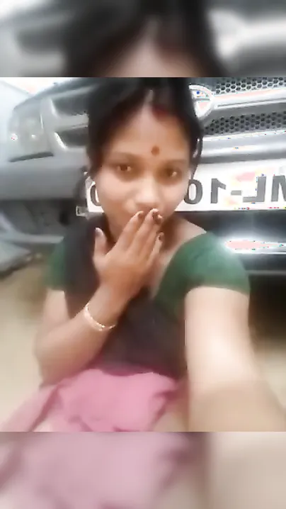 Indian maid making sexy XXX video near boss car