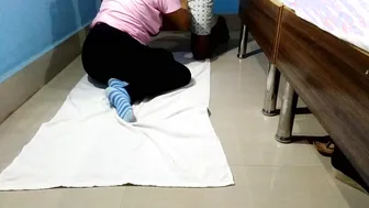 Desi girl postpones yoga in favor of XXX amusement with boyfriend