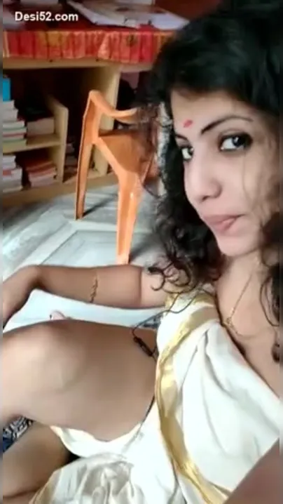 Indian private XXX video leaked! Desi hot bhbai sexy selfie making