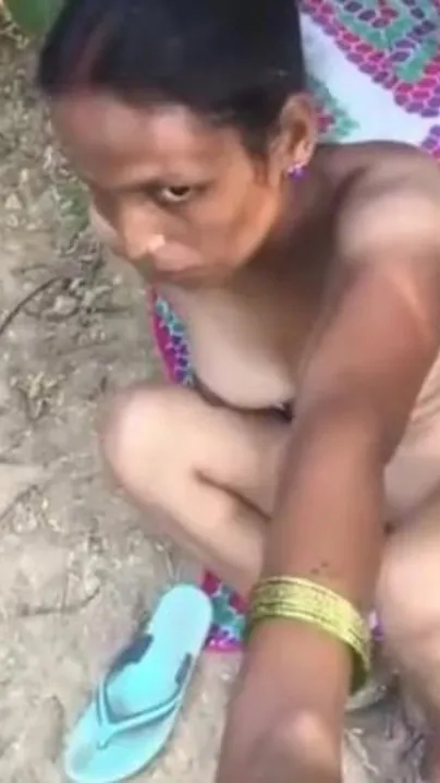 Indian aunty Outdoor XXX sex! Desi Randi Nude Caputure