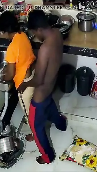 Indian aunty in yellow saree fuck! Horny lovers hidden sex in kitchen