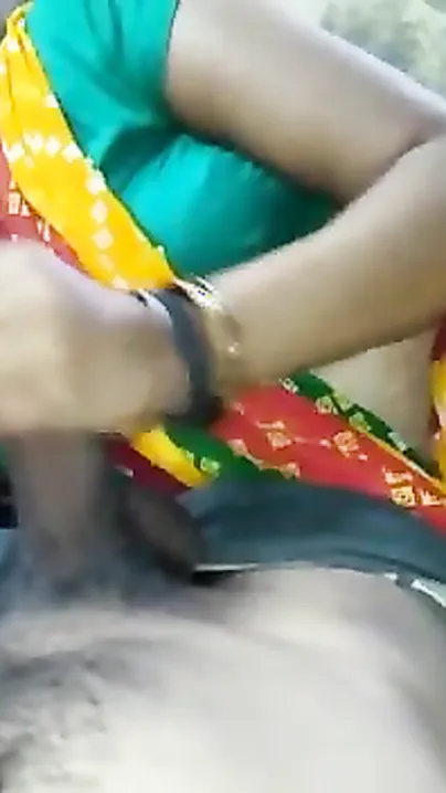 Indian village sex - Bhojpuri handjob and blowjob