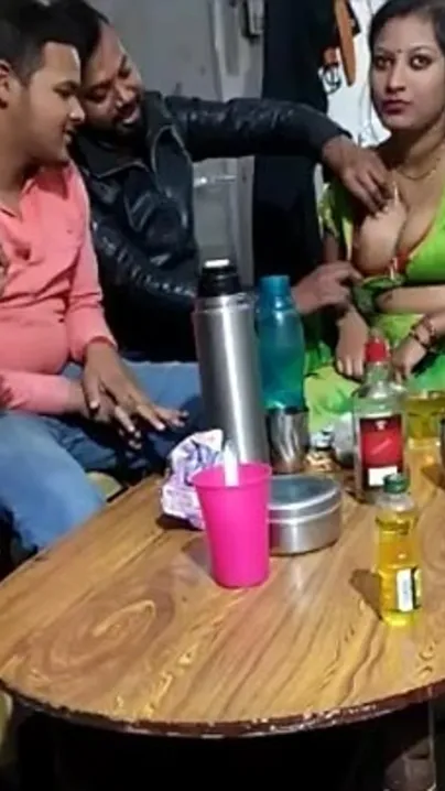 Busty indian aunty having XXX fun with her clients
