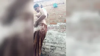 Indian porn video of an amateur girlfriend finger fucking her pussy on cam