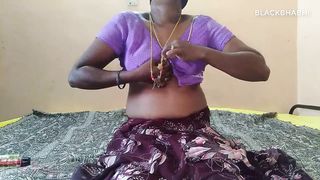 Mature mom for orgasm uses big sex toys