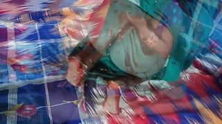 सास को कुतिया बना के चोदा तो सास बोली तो तू कुत्ता है