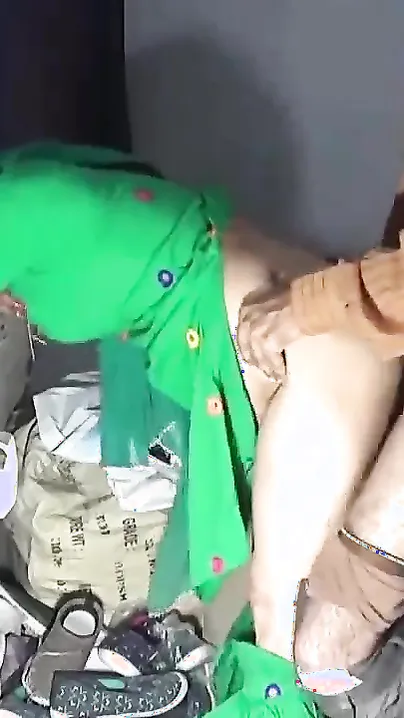 Desi mom fucked by shop keeper in back store