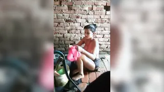 Village Desi girl big boobs bathing