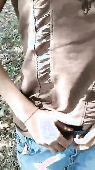 Cameraguy fingers Desi partner's XXX orifice then penetrates it