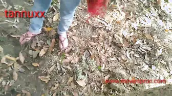 Brave Desi lovers have sex in XXX doggystyle in quiet public place