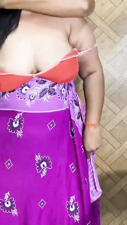 Horny Indian guy finally fucks friend's Desi XXX mom after lessons