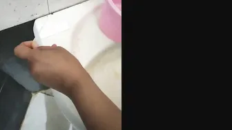 Full MMS video of Desi mom testing XXX pregnancy test in the bathroom