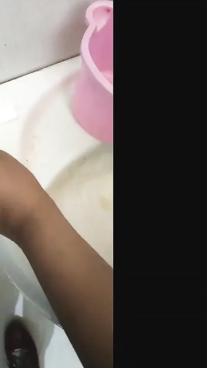 Full MMS video of Desi mom testing XXX pregnancy test in the bathroom