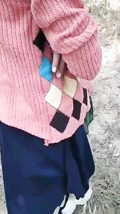 Horny Desi boy convinces GF to have XXX chudai in the fresh air