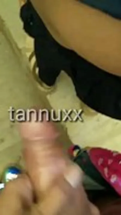 Hot MMS video of amateur Desi couple having quick XXX fun outdoors