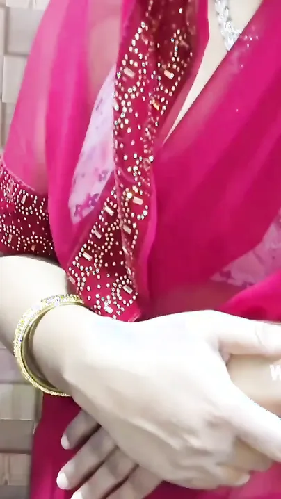 Hungry Desi Bhabhi pleases horny devar with wonderful XXX blowjob