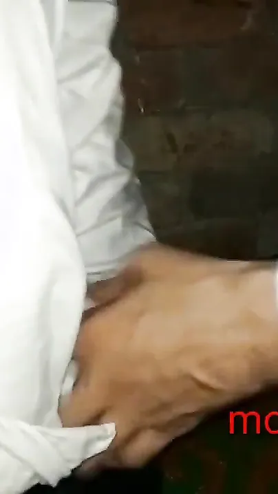 Comely Desi girl penetrated with XXX meatstick in complete darkness