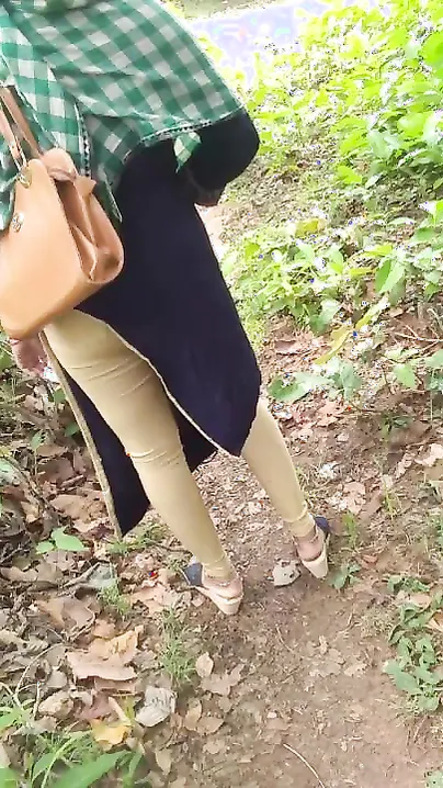 Bhabhi pees in jungle and has her XXX twat drilled by Desi neighbor