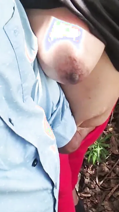 Walk through forest makes Desi MILF in mood for XXX chudai at home