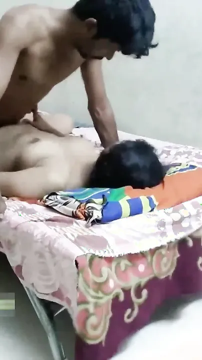 Telugu aunty gets sex with her husband’s best friend! Desi MMS porn