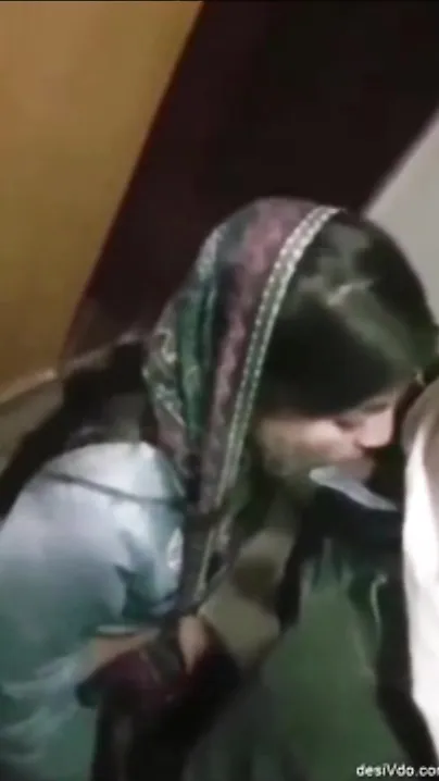 Clothed Desi girl kneels to suck boyfriend's meaty XXX sausage