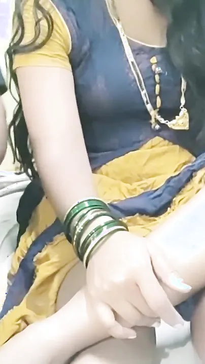 Desi slut makes sure that two dicks give more XXX sensations