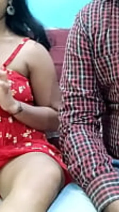 Desi hottie puts phone aside to enjoy boyfriend's XXX trumpet in cunt