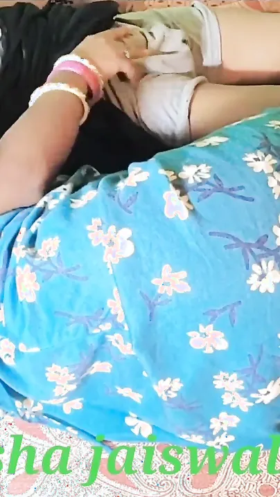 After waking up the Desi has sex and strokes XXX mast with feet