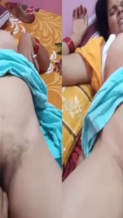 Obedient Desi mature has her XXX cunny fingered by skilled cameraman