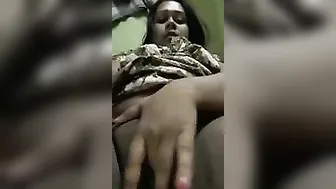 Busty Desi Bhabhi touches XXX pussy after demonstrating her boobs
