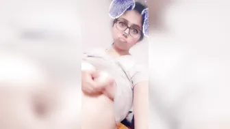 Naughty Indian minx flashes her juicy XXX tits and sexy Desi bush