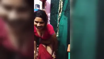 Sweet Desi housewife takes off sexy sari to show her bald XXX pussy