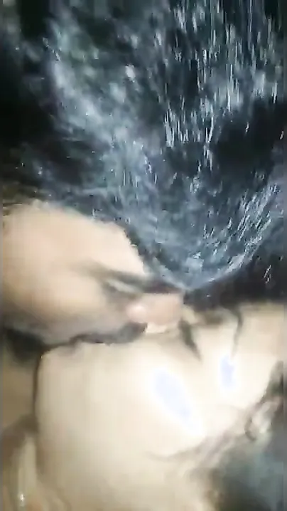 MMS clip of amateur Desi couple having XXX chudai in the darkness
